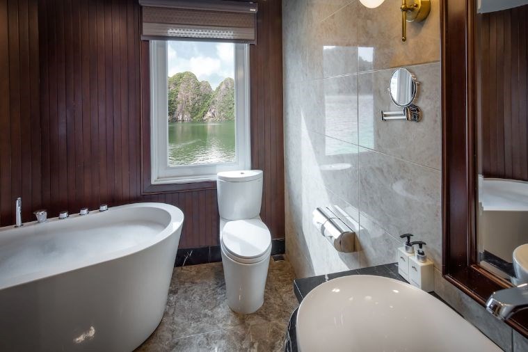 Du Thuyền Paradise Elegance Hạ Long